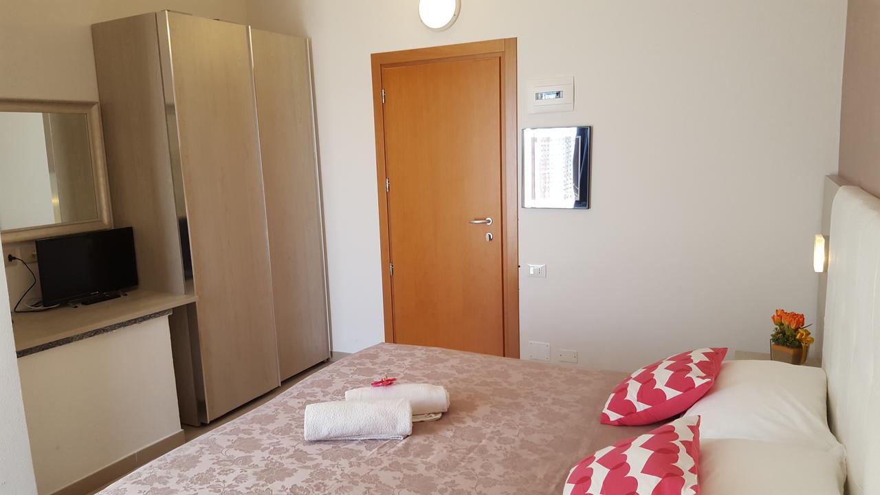 Hotel Raffaello チェゼナーティコ エクステリア 写真